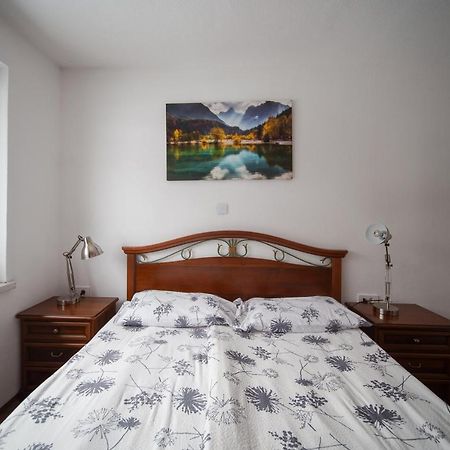 Ferienwohnung Cozy Nest In The Heart Of Kranjska Gora Exterior foto